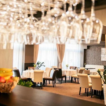 Azul Hotel & Restaurant Παρτίζανσκε Εξωτερικό φωτογραφία